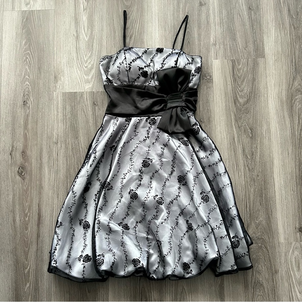 Vintage Made in USA YNES Elegant Black and Gray Floral Dress